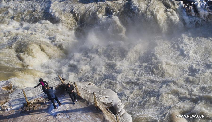 CHINA-YELLOW RIVER-HUKOU WATERFALL-WINTER SCENERY(CN) 