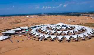 【&ldquo;疫&rdquo;后花開 邁向詩(shī)和遠(yuǎn)方】響沙灣：這里的沙子會(huì)&ldquo;唱歌&rdquo;