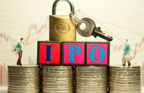 鼓勵持股滿三年的原有股東將部分老股向投資者轉(zhuǎn)讓，轉(zhuǎn)讓后，公司實際控制人不得發(fā)生變更。

 　　嘉實財富管理有限公司財富管理總監(jiān)吳妙娟：老股轉(zhuǎn)讓也是一個亮點，而不是像以前僅僅是發(fā)行新股。對股價做出穩(wěn)定的要求，對中小投資者利益有比較好的保護作用。