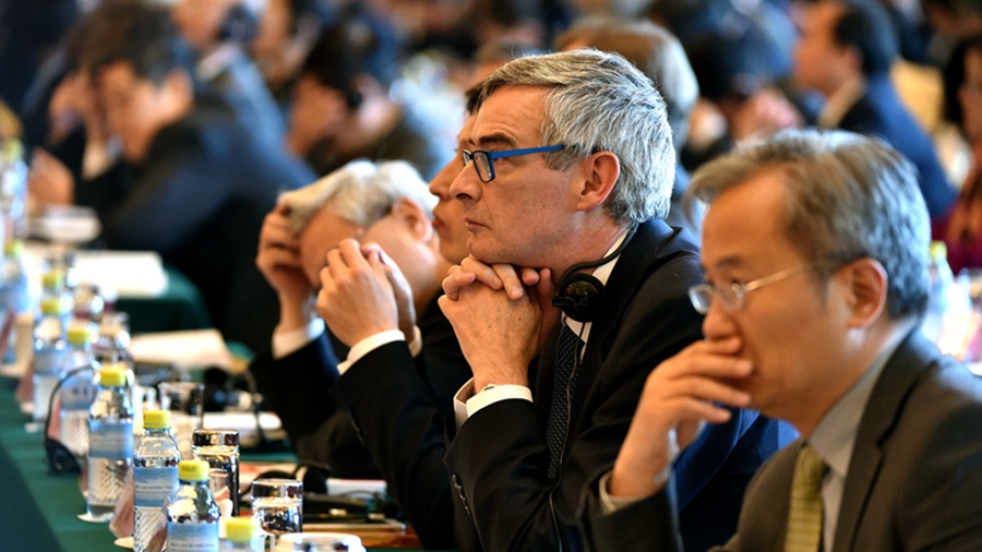 海外人士：多個(gè)領(lǐng)域跡象表明中國(guó)經(jīng)濟(jì)不會(huì)&ldquo;硬著陸&rdquo;