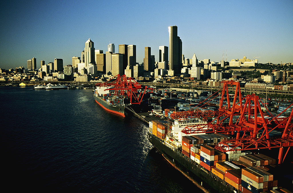 樹(shù)立全球視野 建設(shè)貿(mào)易強(qiáng)國(guó)&mdash;&mdash;專訪商務(wù)部貿(mào)研院院長(zhǎng)顧學(xué)明