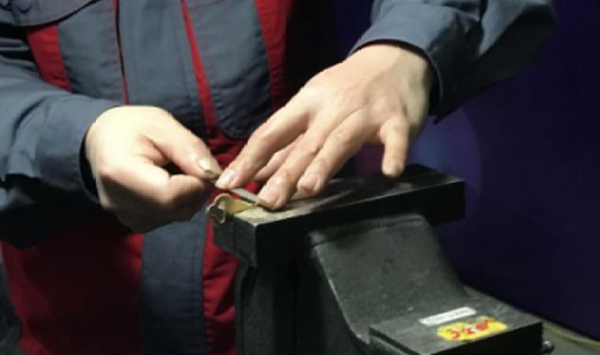 徒手配鑰匙、冰火焊鋼管&hellip;&hellip;這些航天工匠們的超群技藝令人嘆服！