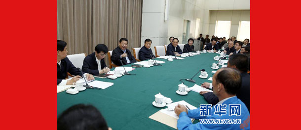 總書記同我們共話中國(guó)夢(mèng) 習(xí)近平同全國(guó)勞模代表座談