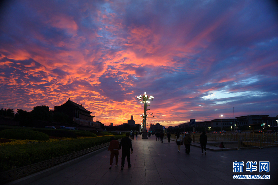 美哉，天安門！