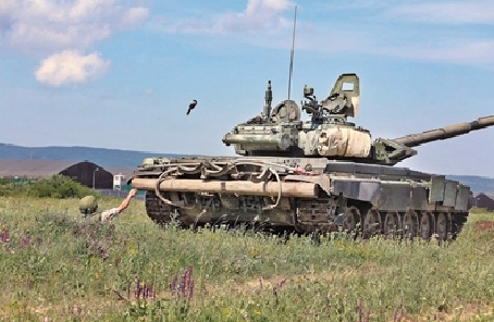 如何使用單兵便攜式武器摧毀敵方坦克