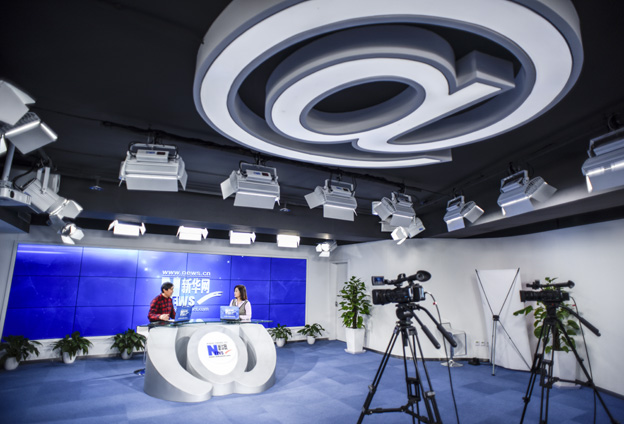 我熱愛公益，希望在這方面做出自己的貢獻。我會用我的畫作支援貧困的學(xué)生，支援患病的兒童，獻出我的愛心。