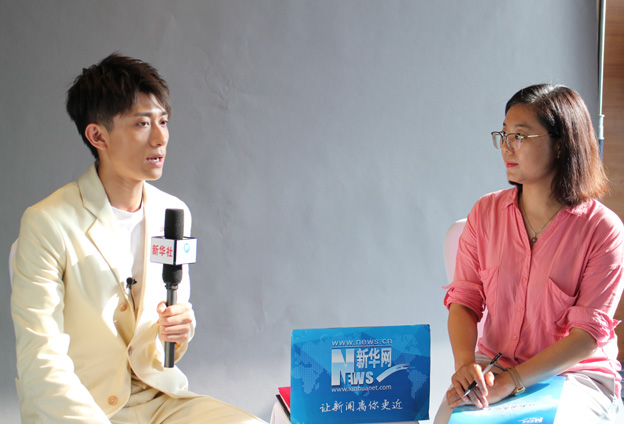 希望我們能一起走上這條公益的道路，而且堅(jiān)持到底。