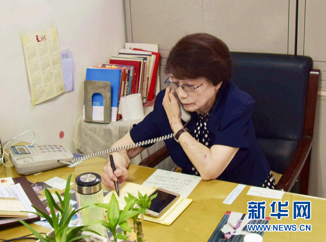 老年生活精力都放在教育上，健康秘訣是保持學習，簡單生活。