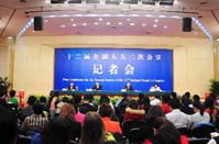 樓繼偉、張少春答記者問(wèn)