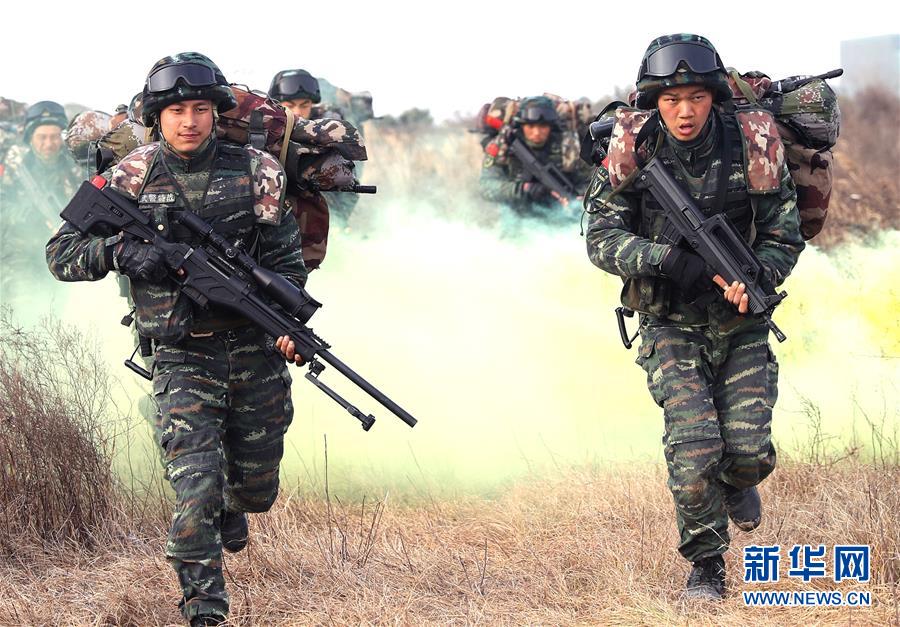 （軍事）（2）野外實(shí)戰(zhàn) 磨礪&ldquo;刀鋒&rdquo;