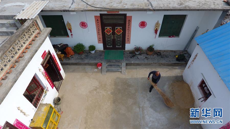 （走基層 聽民聲）（3）貧困戶王萬才的&ldquo;詩意&rdquo;脫貧路