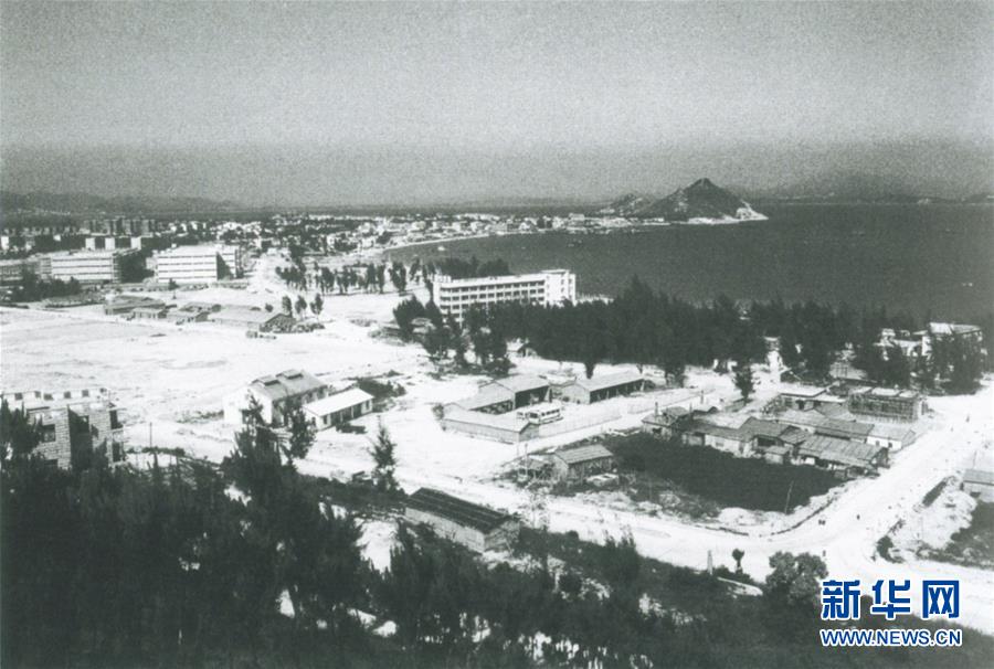 （新華全媒頭條&middot;壯闊東方潮　奮進(jìn)新時(shí)代&mdash;&mdash;慶祝改革開(kāi)放40年&middot;圖文互動(dòng)）（2）從追趕時(shí)代到引領(lǐng)時(shí)代&mdash;&mdash;從深圳發(fā)展奇跡看中國(guó)改革開(kāi)放40年 