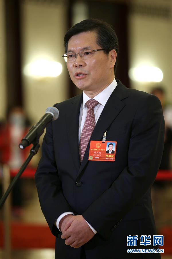 （兩會&middot;人大開幕）（3）全國人大代表接受采訪