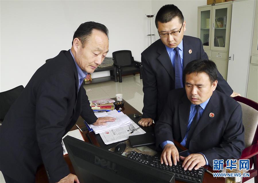 （改革先鋒風采&middot;圖文互動）（1）張飚：維護社會公平正義的模范檢察官