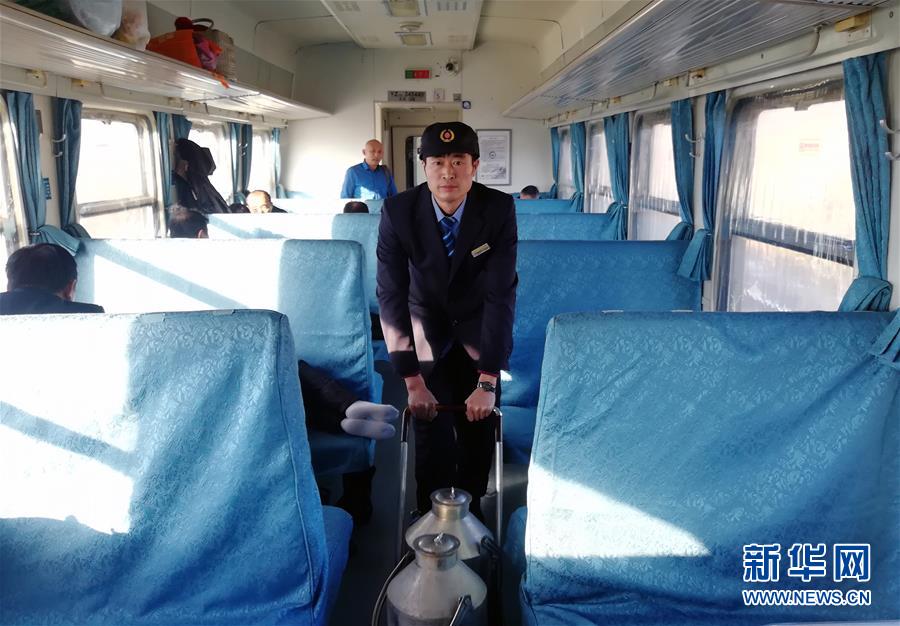 （新春走基層&middot;圖文互動(dòng)）（1）變的是時(shí)間，不變的是溫情&mdash;&mdash;開(kāi)往小興安嶺深處的幸福&ldquo;慢火車(chē)&rdquo;