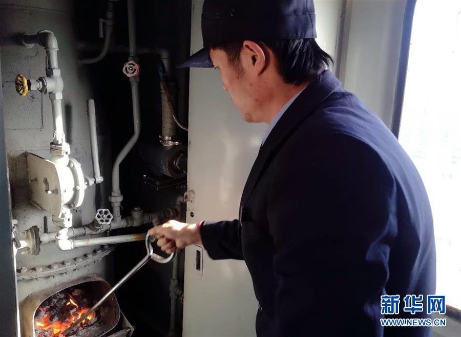 （新春走基層&middot;圖文互動(dòng)）（3）變的是時(shí)間，不變的是溫情&mdash;&mdash;開(kāi)往小興安嶺深處的幸福&ldquo;慢火車(chē)&rdquo;