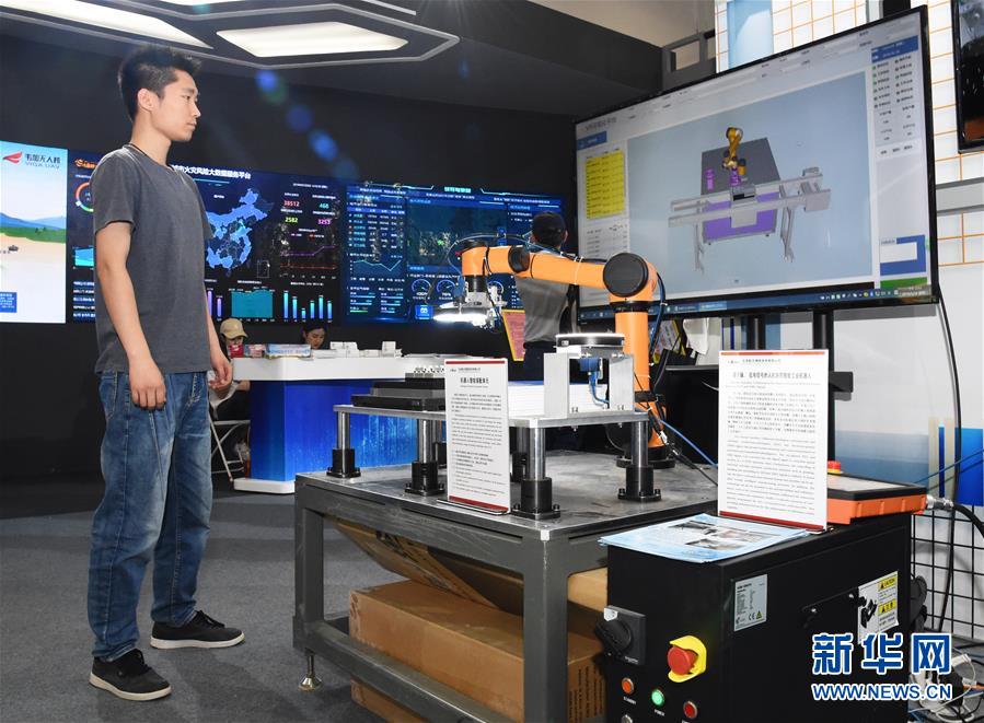 （在習近平新時代中國特色社會主義思想指引下&mdash;&mdash;新時代新作為新篇章&middot;圖文互動）（3）與中國服務貿易共成長&mdash;&mdash;&ldquo;多會合一&rdquo;京交會開啟中國服貿&ldquo;新大門&rdquo;