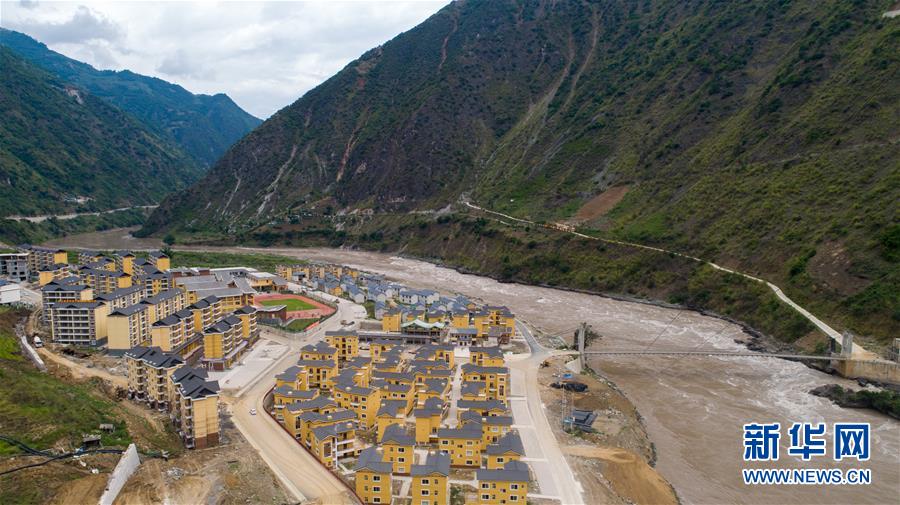 （直過(guò)民族脫貧攻堅(jiān)&middot;圖文互動(dòng)）（1）下山！傈僳群眾開(kāi)啟新生活