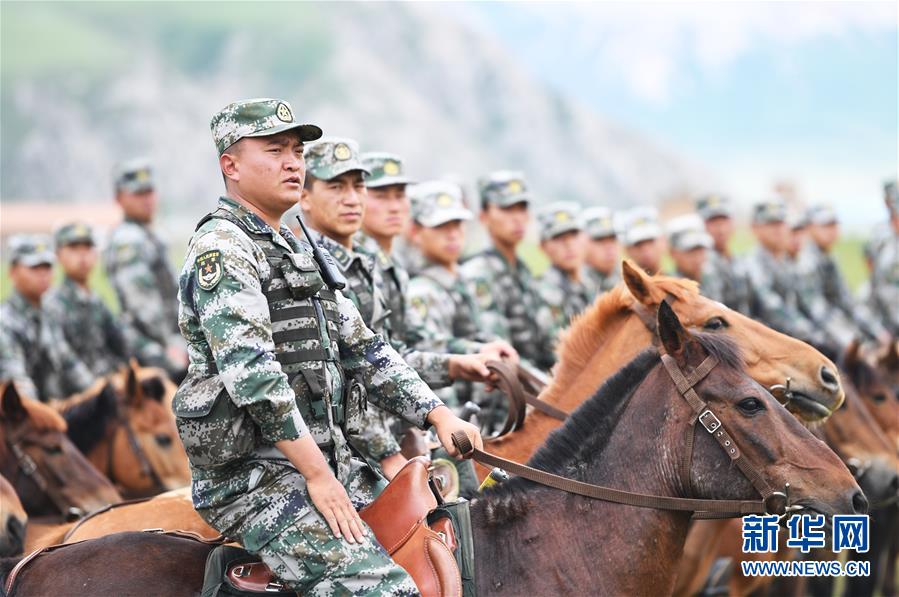 （新華全媒頭條&middot;愛(ài)國(guó)情 奮斗者&middot;圖文互動(dòng)）（1）初心不改 紅心向黨&mdash;&mdash;西部戰(zhàn)區(qū)陸軍某旅玉樹(shù)獨(dú)立騎兵連連長(zhǎng)尼都塔生一家四代跟黨走紀(jì)實(shí)
