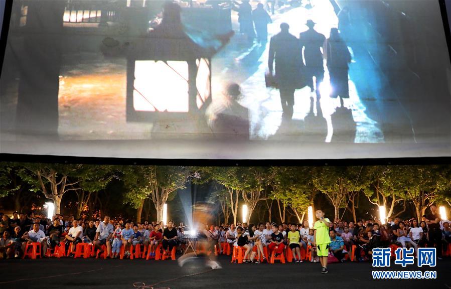 （壯麗70年&middot;奮斗新時(shí)代&mdash;&mdash;共和國發(fā)展成就巡禮&middot;圖文互動(dòng)）（4）人民至上的生動(dòng)實(shí)踐&mdash;&mdash;共和國民生發(fā)展成就巡禮