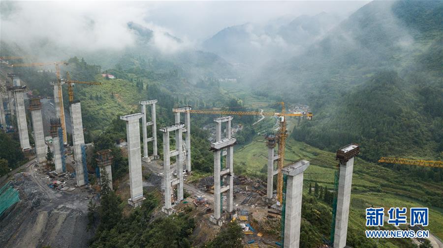 （壯麗70年&middot;奮斗新時代&mdash;&mdash;共和國發(fā)展成就巡禮）（8）人暢其行、貨暢其流&mdash;&mdash;共和國交通運(yùn)輸業(yè)發(fā)展成就巡禮