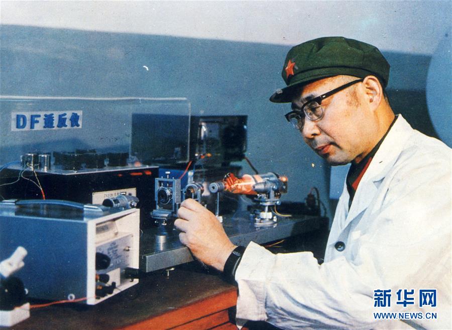 （愛國情 奮斗者&middot;圖文互動）（2）永不停轉(zhuǎn)的&ldquo;陀螺&rdquo;&mdash;&mdash;追記中國工程院院士、國防科技大學教授高伯龍