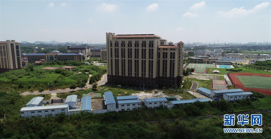 （在習(xí)近平新時(shí)代中國特色社會(huì)主義思想指引下&mdash;&mdash;新時(shí)代新作為新篇章&middot;圖文互動(dòng)）（1）&ldquo;我們給火箭做減重&rdquo;&mdash;&mdash;高?？萍紕?chuàng)新進(jìn)行時(shí)