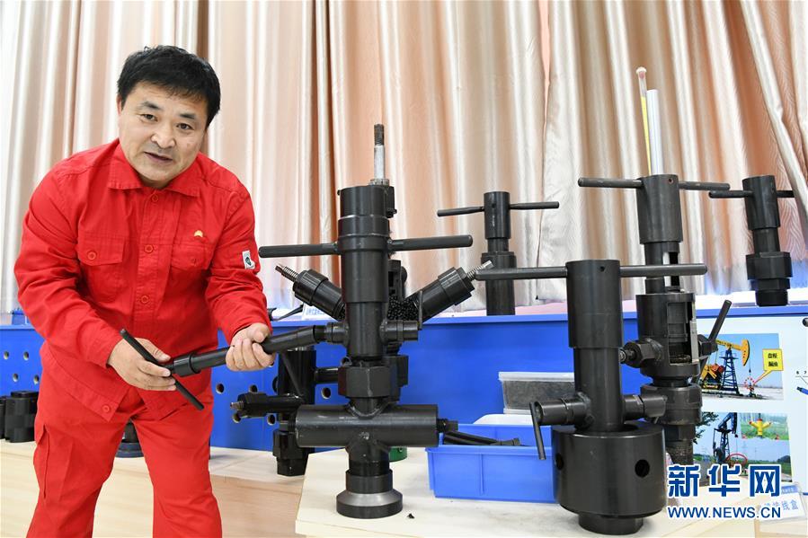 （圖文互動）（1）當(dāng)好標(biāo)桿旗幟 建設(shè)百年油田&mdash;&mdash;寫在大慶油田發(fā)現(xiàn)60周年之際