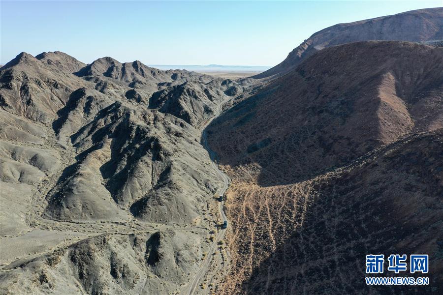 （愛國情 奮斗者&middot;圖文互動）（10）印刻在戈壁上的名字