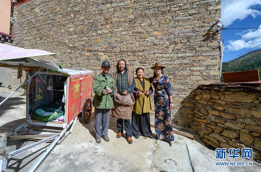 (圖文互動(dòng))(2)記者手記:雪山下的最美風(fēng)景