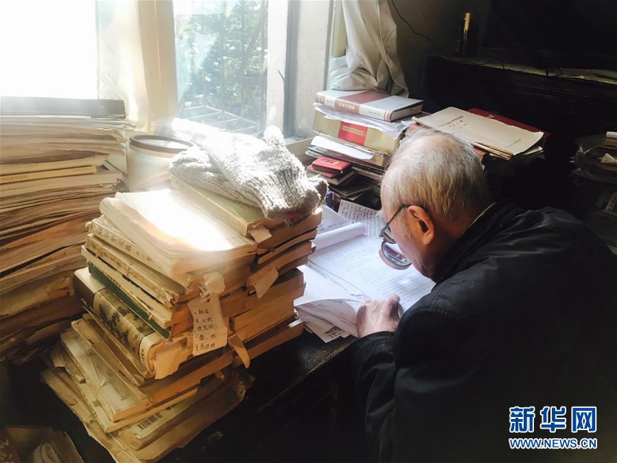 （新華全媒頭條&middot;圖文互動）（10）滄海橫流 信仰彌堅&mdash;&mdash;記共產黨員、湘潭大學九旬教授滄南