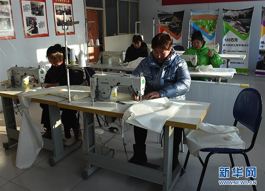 （新春走基層&middot;圖文互動(dòng)）（1）脫貧戶&ldquo;虎妞&rdquo;的&ldquo;福袋&rdquo;