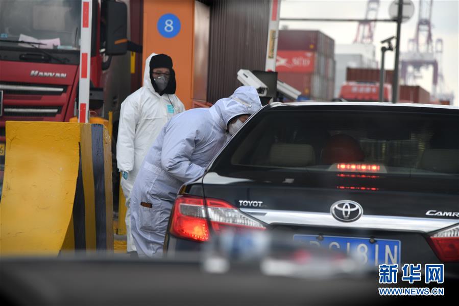 (圖文互動)(3)海港轉(zhuǎn)運不停歇 整體運能待釋放——沿海主要港口生產(chǎn)見聞