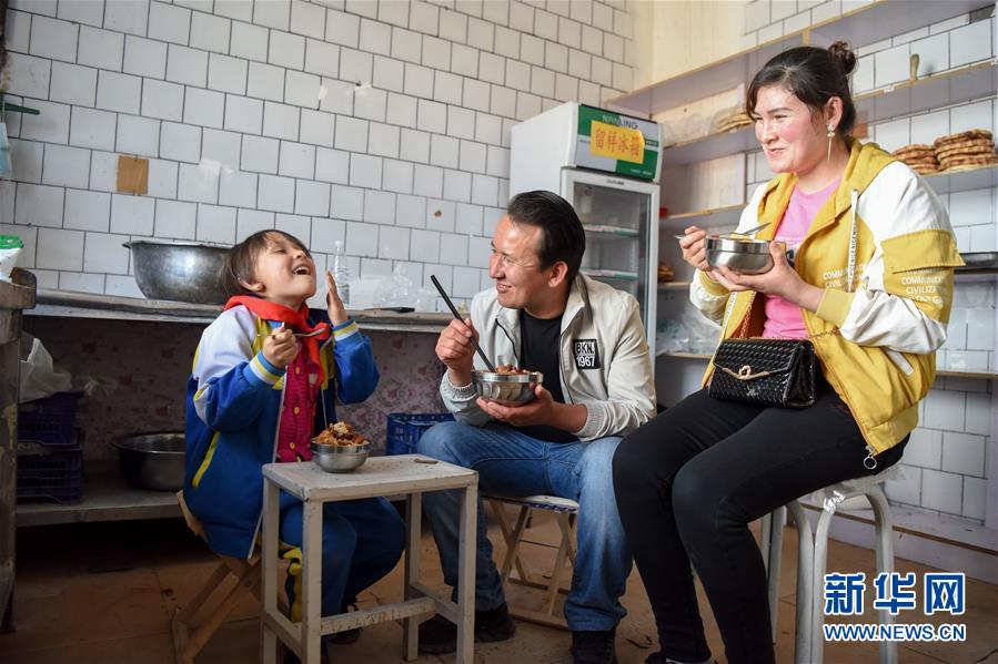 （決戰(zhàn)決勝脫貧攻堅(jiān)&middot;圖文互動(dòng)）（1）阿布都艾尼北上務(wù)工&ldquo;三級(jí)跳&rdquo;