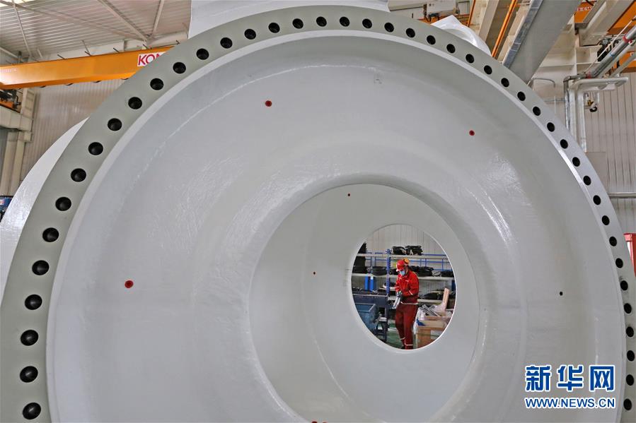 （聚焦復(fù)工復(fù)產(chǎn)&middot;圖文互動）（1）聆聽復(fù)蘇的腳步&mdash;&mdash;新疆企業(yè)一線生產(chǎn)見聞