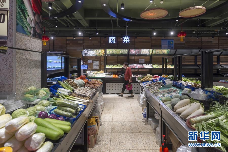 （圖文互動(dòng)）（1）告別臟亂，留住溫情&mdash;&mdash;上海鬧市小菜場(chǎng)見(jiàn)聞