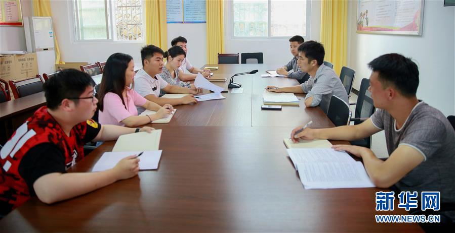  （新華全媒頭條&middot;圖文互動）（4）青春，在希望的田野上&mdash;&mdash;大別山區(qū)尋訪&ldquo;城歸&rdquo;大學(xué)畢業(yè)生