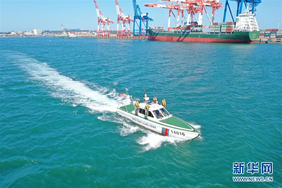 (圖文互動)(1)中國海警海上報(bào)警平臺運(yùn)行一年接警6萬余起