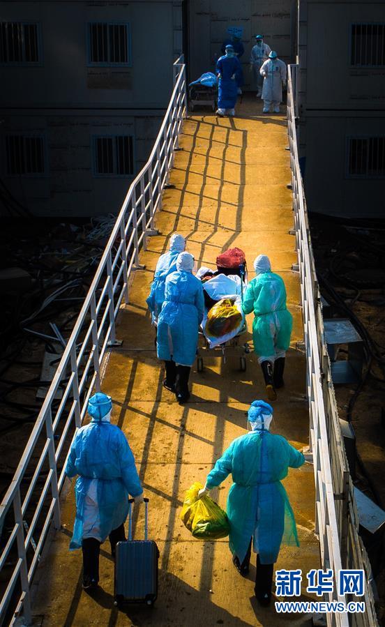 （新華全媒頭條&middot;圖文互動）（10）以仁心仁術造福人民&mdash;&mdash;寫在第三個中國醫(yī)師節(jié)之際