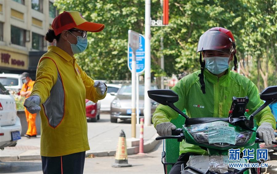 （總書記推動的改革身邊事&middot;文化改革篇）（4）特寫：&ldquo;生活便利了，環(huán)境變美了，人也舒心了&rdquo; &mdash;&mdash;感受基層文明實踐站里的惠民服務(wù)
