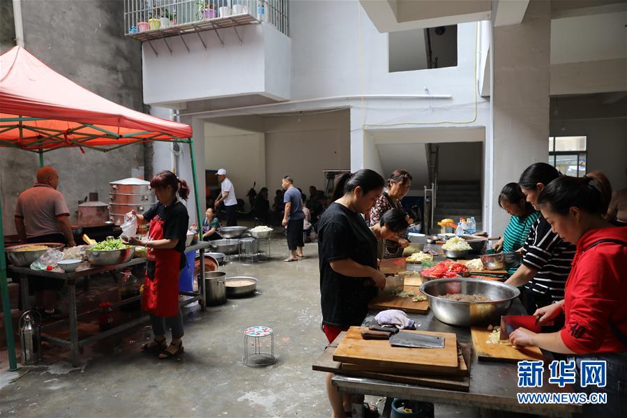 （新華全媒頭條&middot;圖文互動）（12）&ldquo;洪線&rdquo;逆險(xiǎn)守家國&mdash;&mdash;抗洪一線的凡人星光