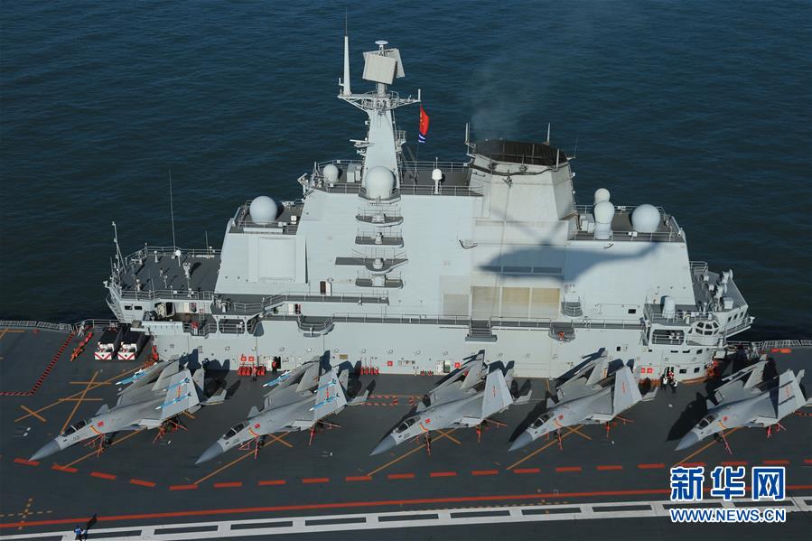 （在習(xí)近平強(qiáng)軍思想指引下&middot;我們在戰(zhàn)位報(bào)告&middot;圖文互動(dòng)）（8）奮飛在新時(shí)代的海天&mdash;&mdash;海軍某艦載航空兵部隊(duì)備戰(zhàn)打仗記事