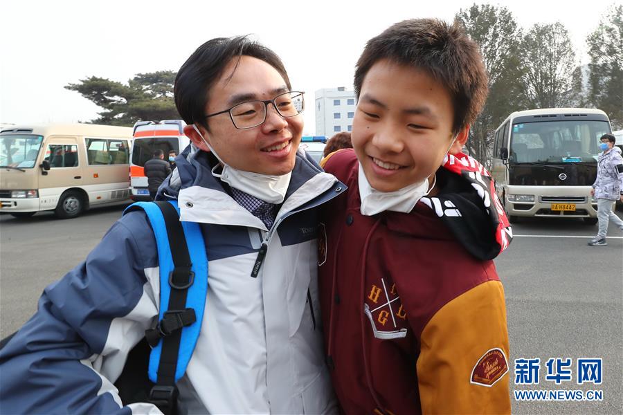 （抗疫一線醫(yī)務(wù)人員英雄群體&middot;圖文互動）（5）你的名字，我們的希望&mdash;&mdash;記國家援鄂抗疫醫(yī)療隊