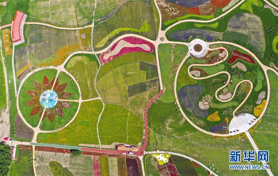 （新華全媒頭條&middot;走向我們的小康生活&middot;圖文互動(dòng)）（2）黑土地上是我家&mdash;&mdash;在吉林，一瞥中國(guó)東北鄉(xiāng)村美麗未來