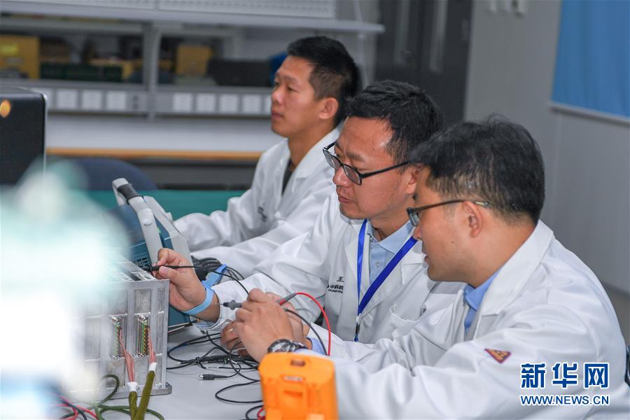 （在習(xí)近平新時(shí)代中國(guó)特色社會(huì)主義思想指引下&mdash;&mdash;新時(shí)代新作為新篇章&middot;習(xí)近平總書記關(guān)切事&middot;圖文互動(dòng)）（2）終不悔為國(guó)為民，攀高峰只爭(zhēng)朝夕&mdash;&mdash;來(lái)自科學(xué)家們的動(dòng)人故事