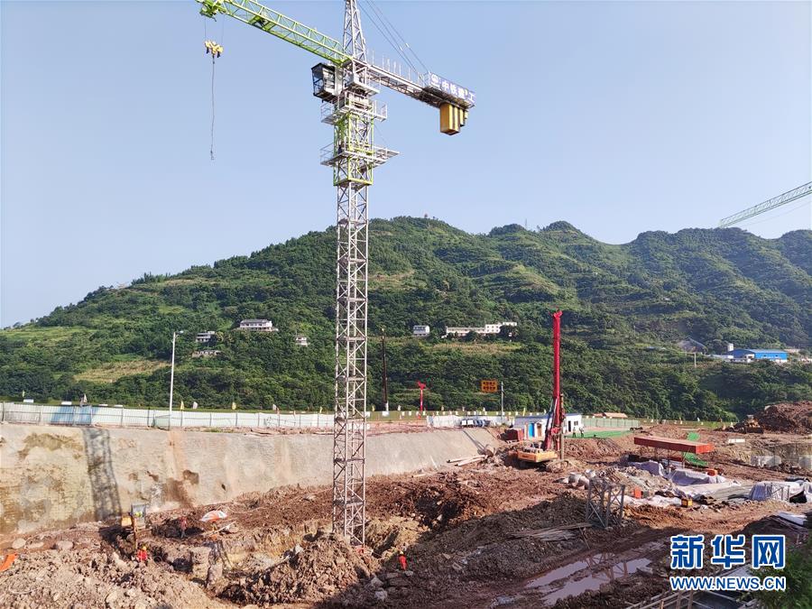 （走向我們的小康生活&middot;決戰(zhàn)決勝脫貧攻堅&middot;圖文互動）（4）&ldquo;萬里長江第一港&rdquo;的新藍(lán)圖