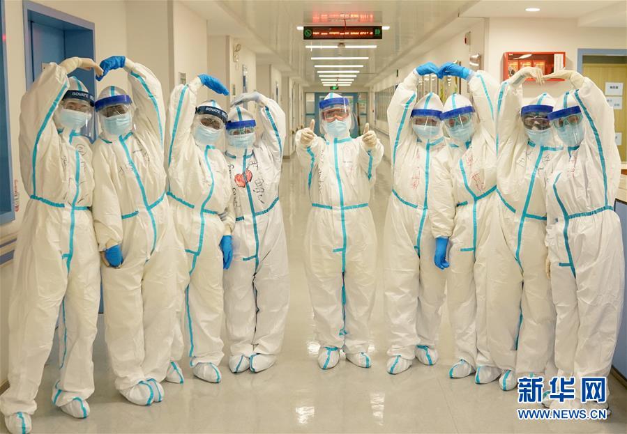 (抗疫一線醫(yī)務(wù)人員英雄群體·圖文互動(dòng))(2)同濟(jì)醫(yī)院“尖刀連”:決戰(zhàn)在“新冠重癥高地”