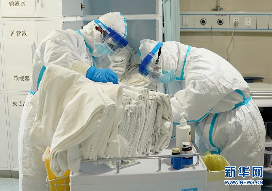 (抗疫一線醫(yī)務(wù)人員英雄群體·圖文互動(dòng))(5)同濟(jì)醫(yī)院“尖刀連”:決戰(zhàn)在“新冠重癥高地”