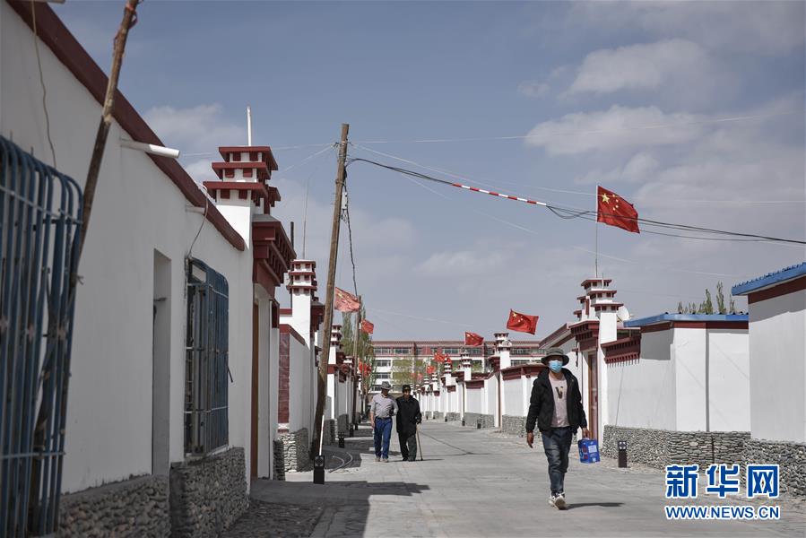 （集中連片特困地區(qū)貧困村調(diào)研行&middot;圖文互動）（2）長江源村人的兩個家和幸福夢&mdash;&mdash;青海格爾木市長江源村脫貧調(diào)查