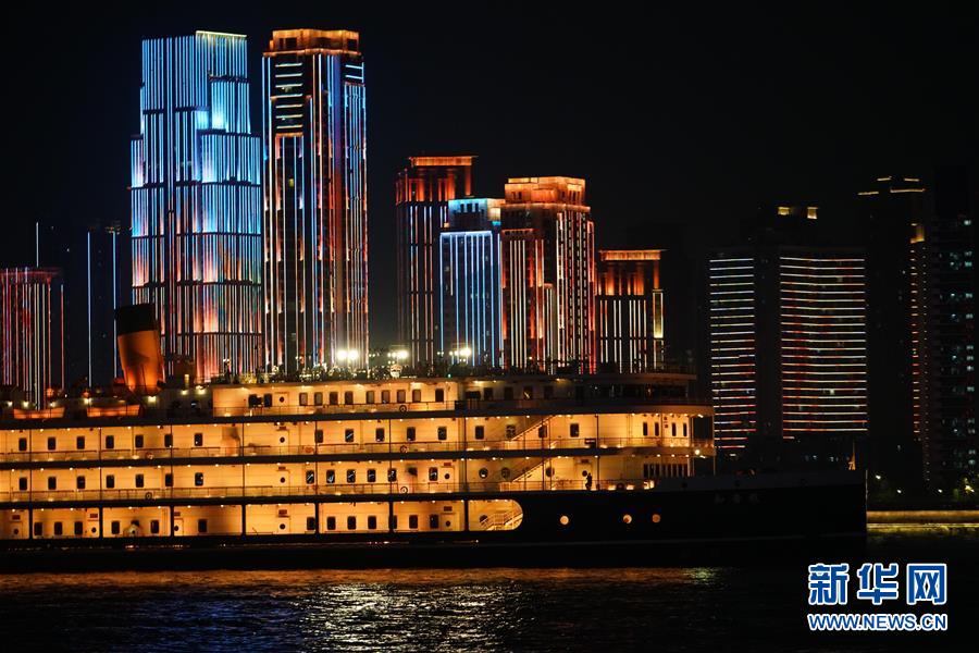 (圖文互動(dòng))(8)武漢25公里大型燈光秀深情告白祖國(guó)